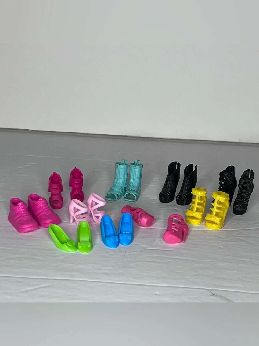 Barbie Fashion Doll Shoes High Heels Sneakers lot of 10 pairs Lot F